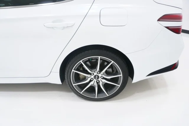Used 2025  Genesis 2.5T image 12