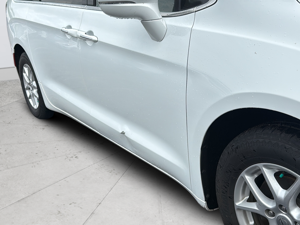 Used 2021 White Chrysler Touring L image 25
