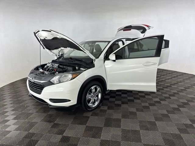 Used 2018 White Honda LX image 12