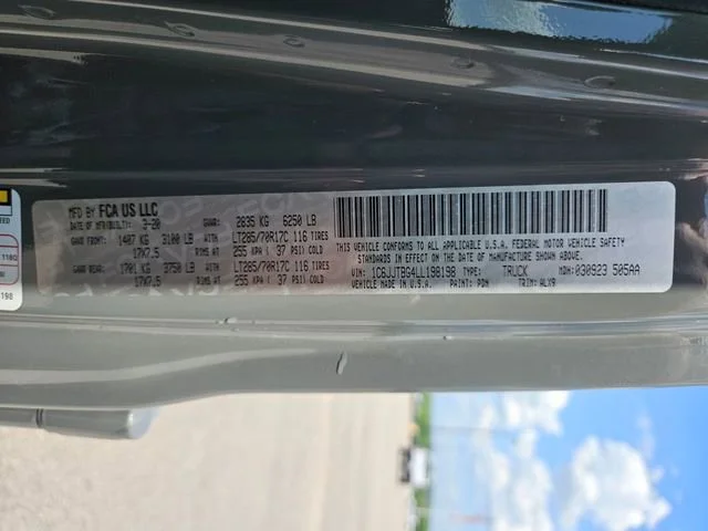 Used 2020 Gray Jeep Rubicon image 30