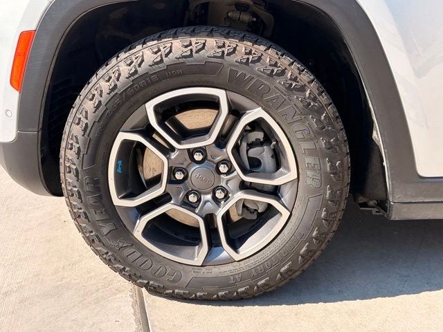 Used 2023 Silver Jeep Trailhawk 4xe image 7