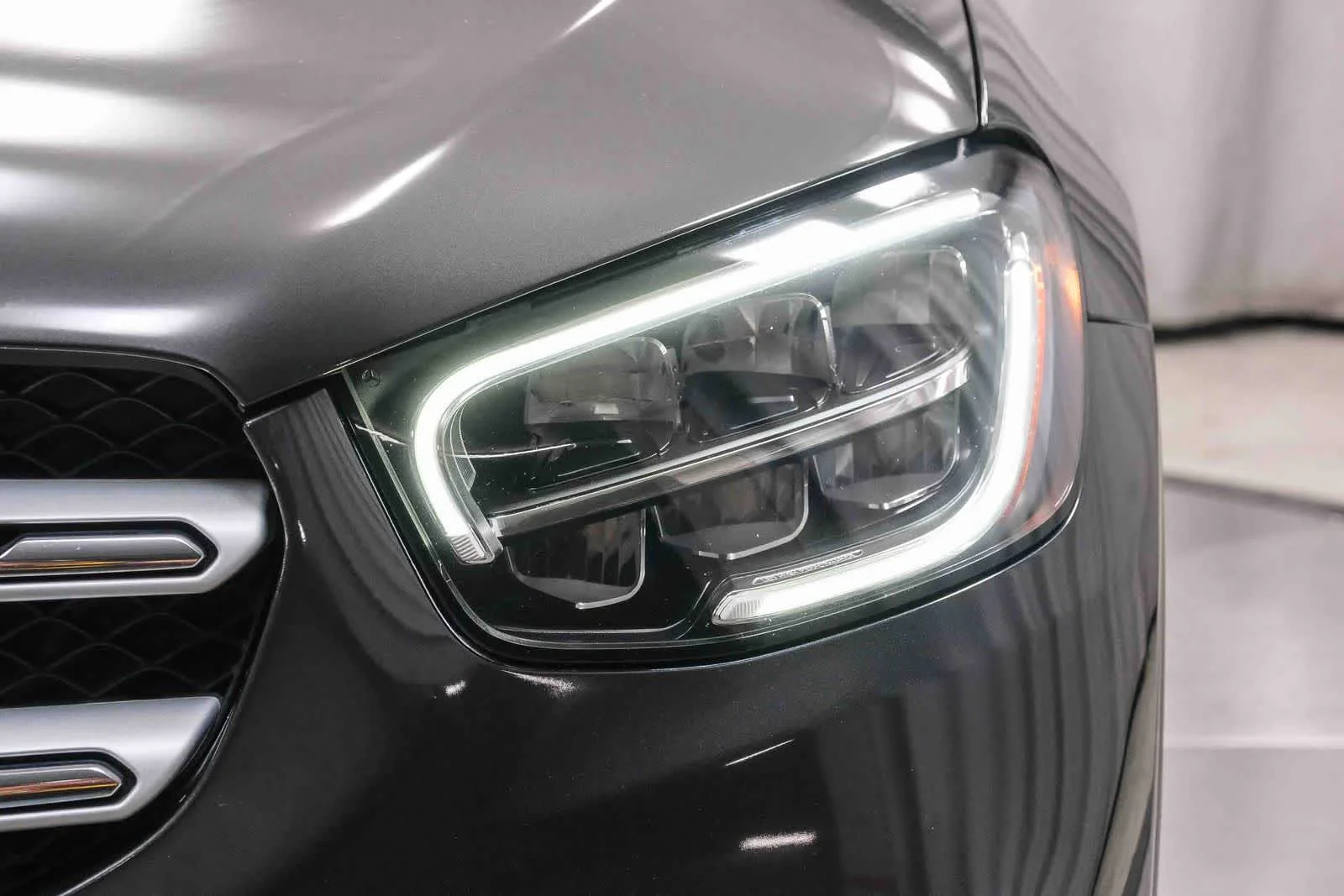 Certified Used 2022 Graphite Grey Metallic Mercedes-Benz GLC 300 image 12