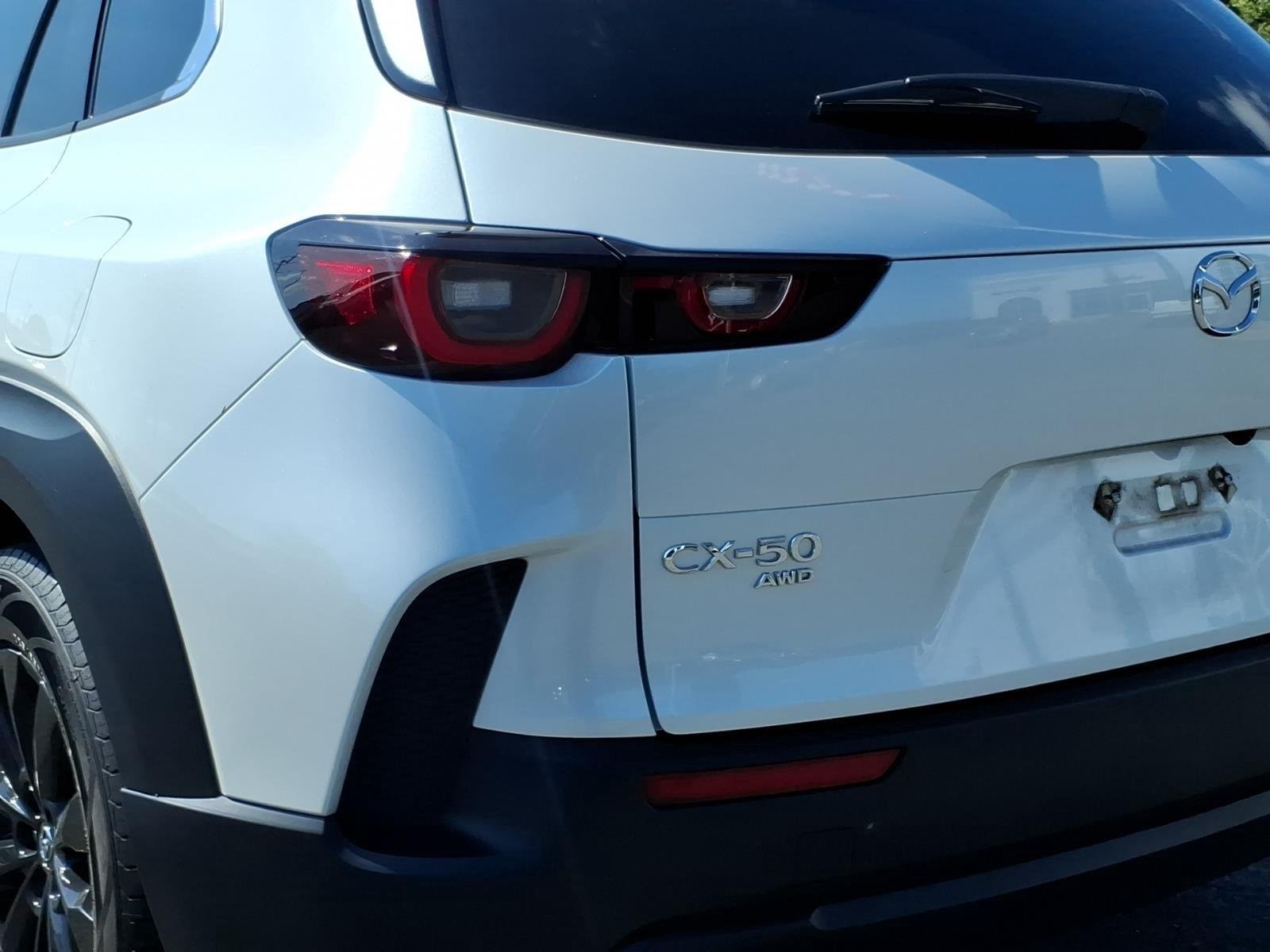 Used 2025 Wind Chill Pearl Mazda 2.5 S Preferred Package image 17