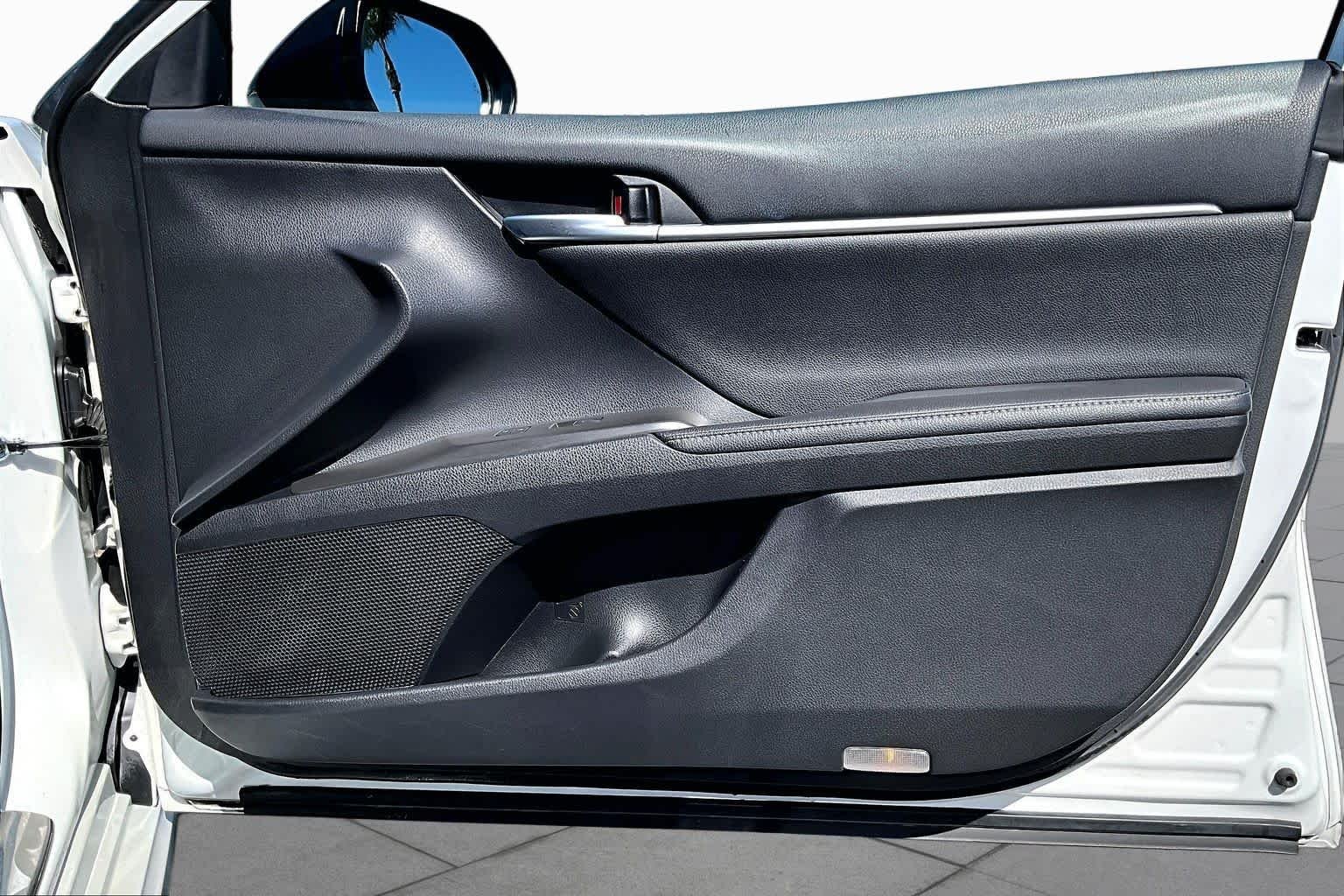 Used 2023 Wind Chill Pearl/Midnight Black Metallic Toyota Hybrid XSE image 21