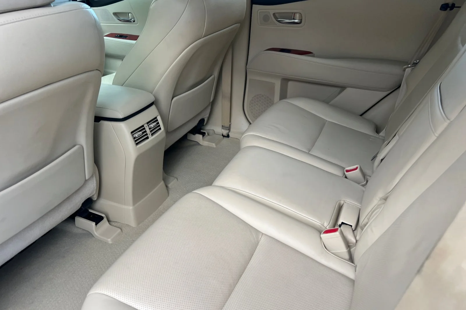Used 2011 Starfire Pearl Lexus 4DR AWD image 12