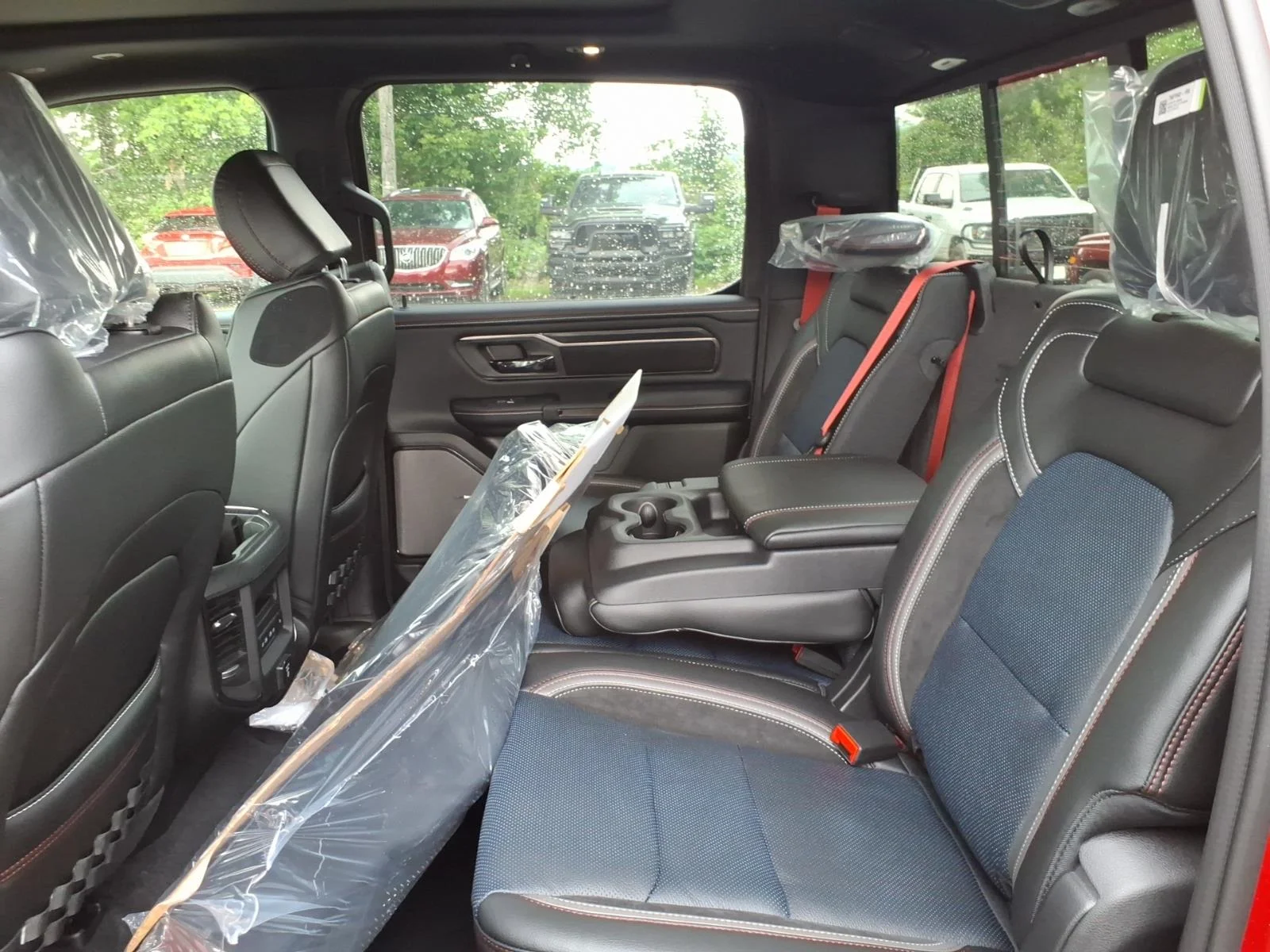 New 2026 Molten Red Pearl-Coat Exterior Paint RAM Laramie image 5