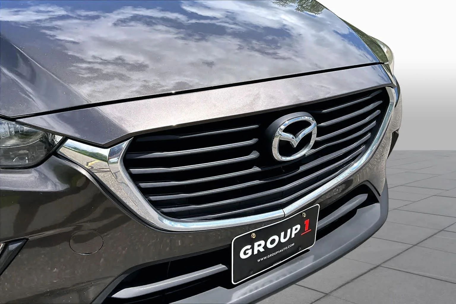 Used 2017 Titanium Flash Mica Mazda Sport image 32