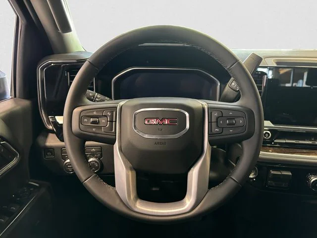 New 2026  GMC SLE image 13