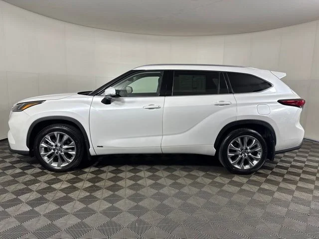 Used 2023 Pearl Toyota Limited image 7