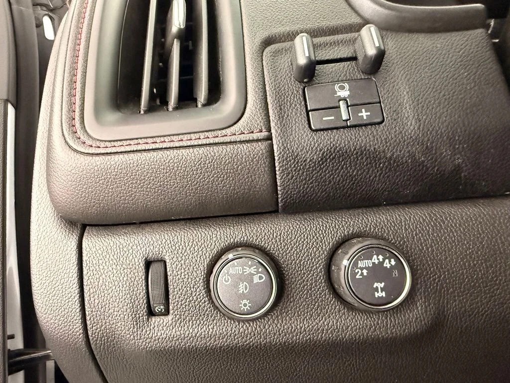 Used 2020 White GMC All Terrain image 25