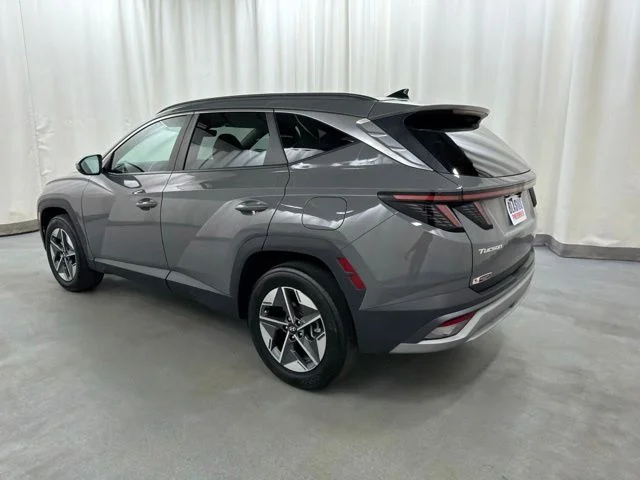 Used 2025 Gray Hyundai SEL Convenience image 4