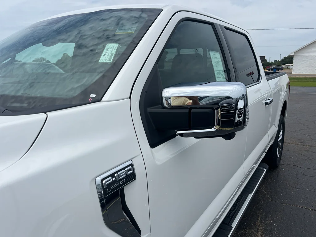 New 2026 Star White Metallic Tri-Coat Ford Lariat® image 10