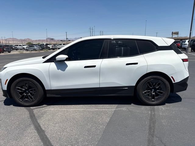 Used 2024 White BMW xDrive50 image 8