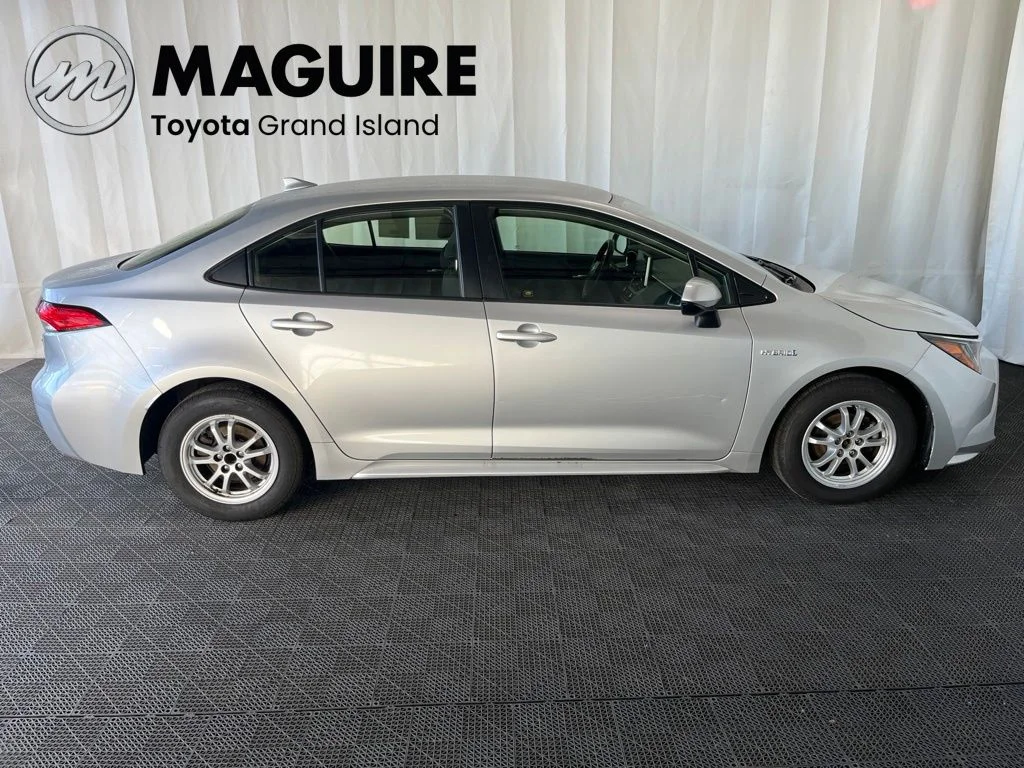 Used 2020 Silver Toyota LE image 2