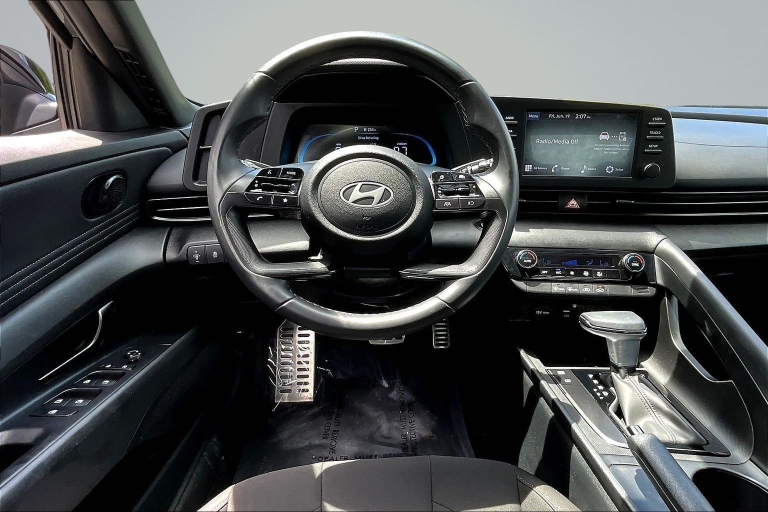 Certified Used 2025 Gray Hyundai SEL Sport image 9