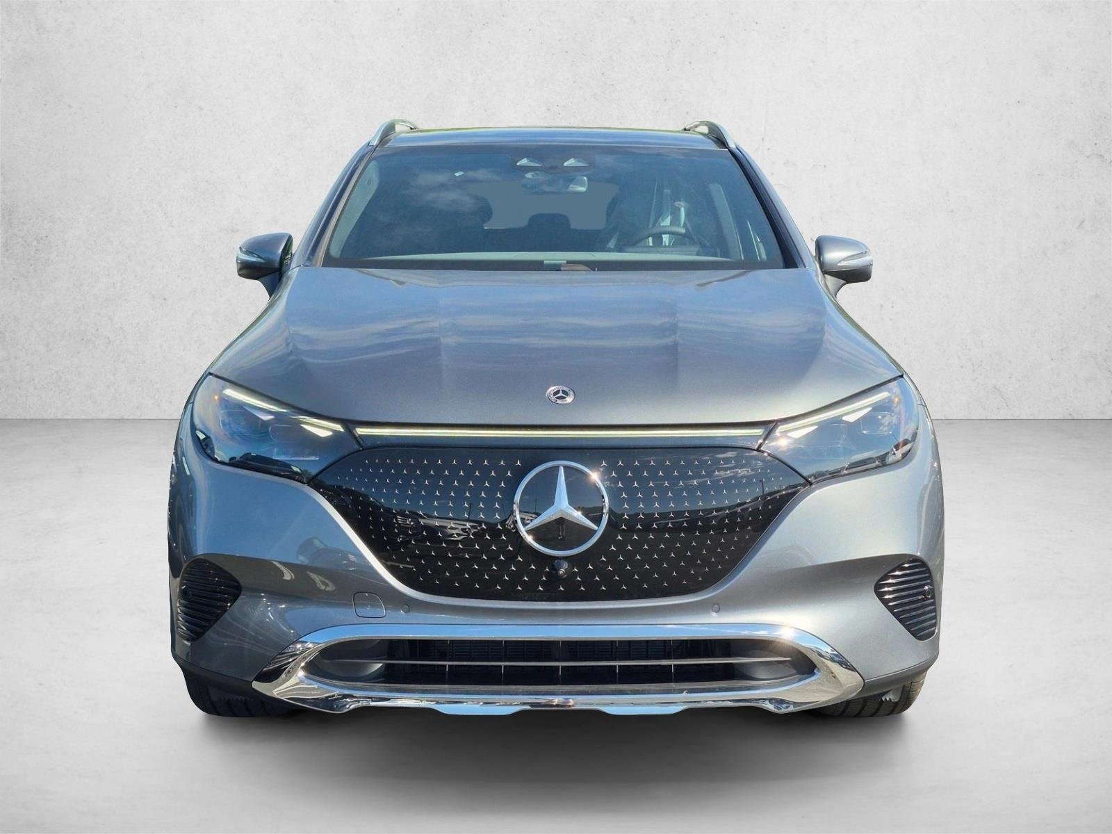 New 2026 Selenite Grey Metallic Mercedes-Benz EQE320 image 6