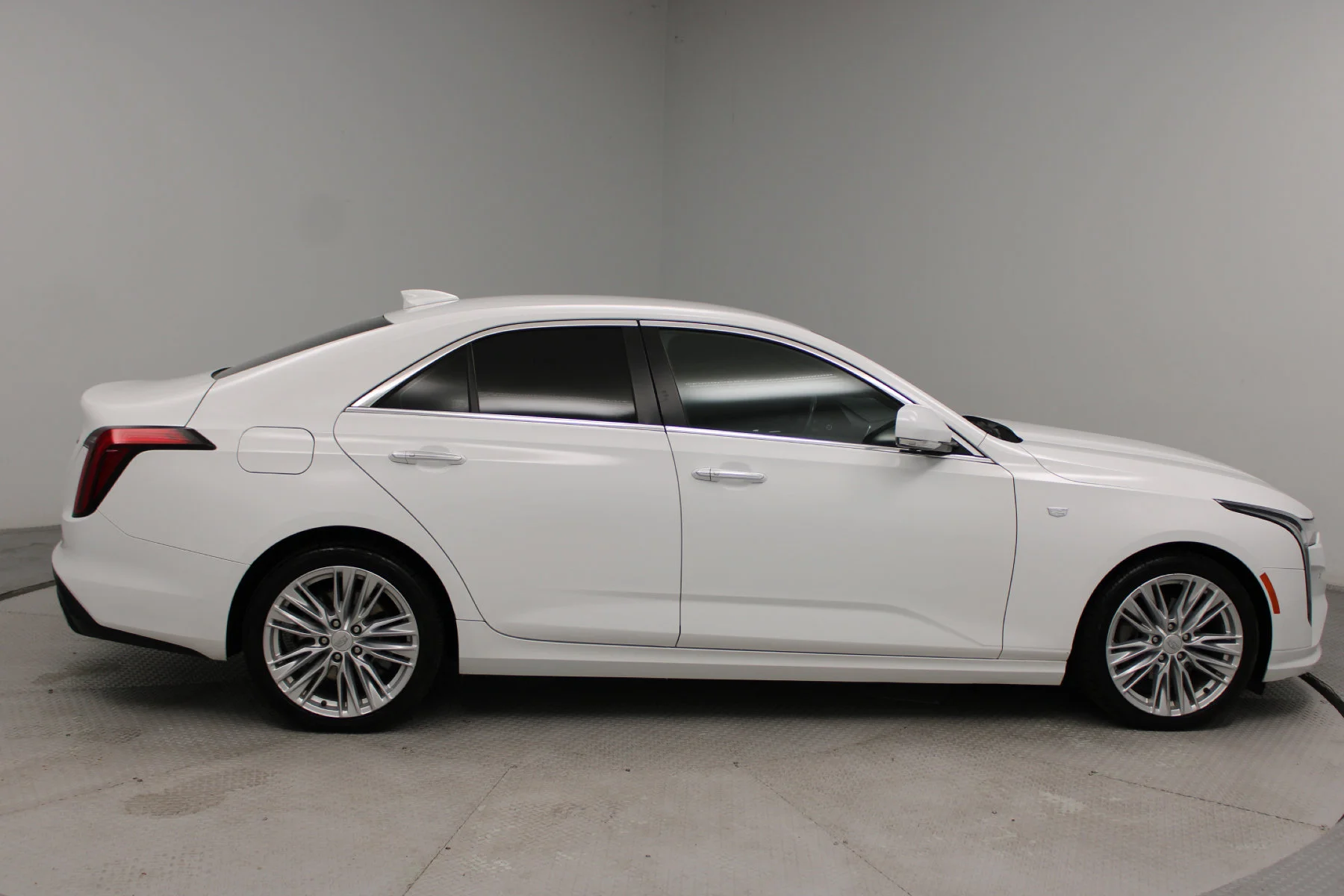 Used 2023 Summit White Cadillac 4dr Sdn Premium Luxury image 25
