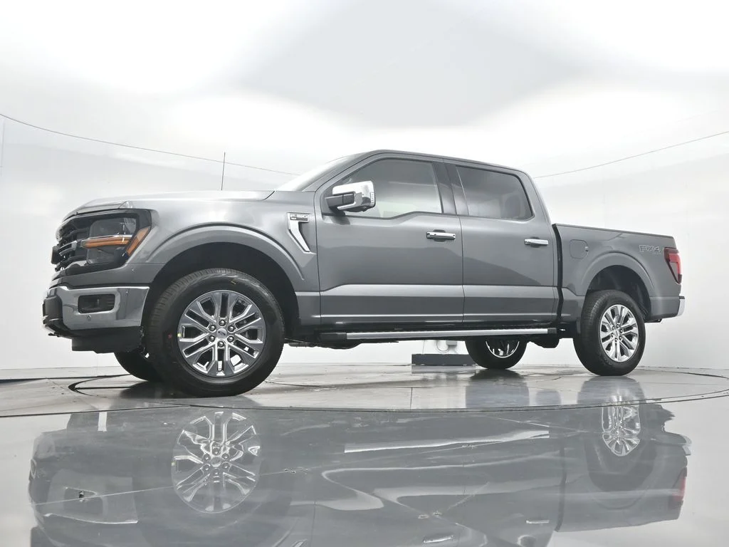 New 2026 Carbonized Gray Metallic Ford XLT image 32