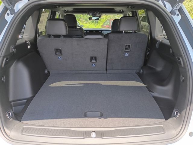 New 2026 Bright White Clearcoat Jeep Altitude image 19
