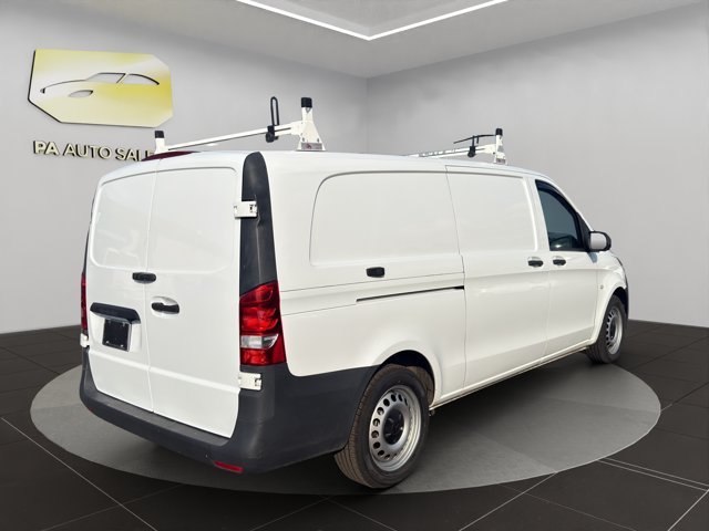 Used 2018 White Mercedes-Benz Worker image 7