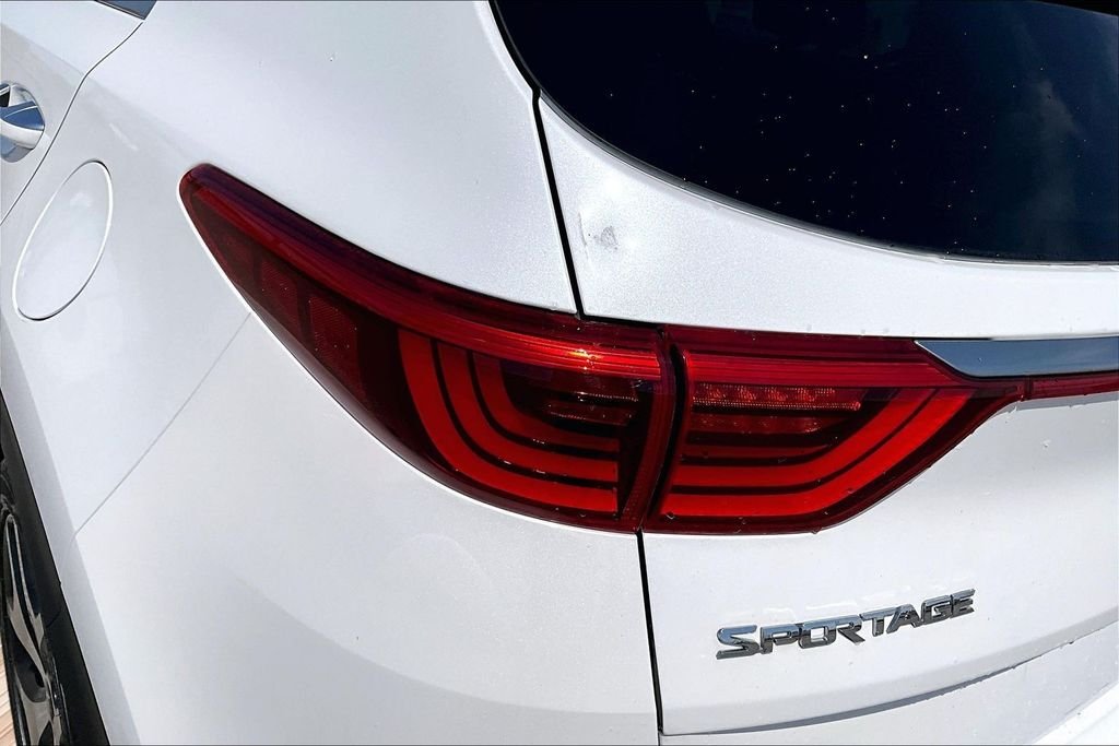 Used 2019 White Kia SX image 28