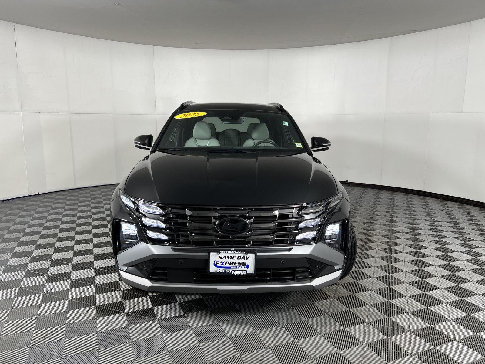 Used 2025 Phantom Black Hyundai Limited image 2