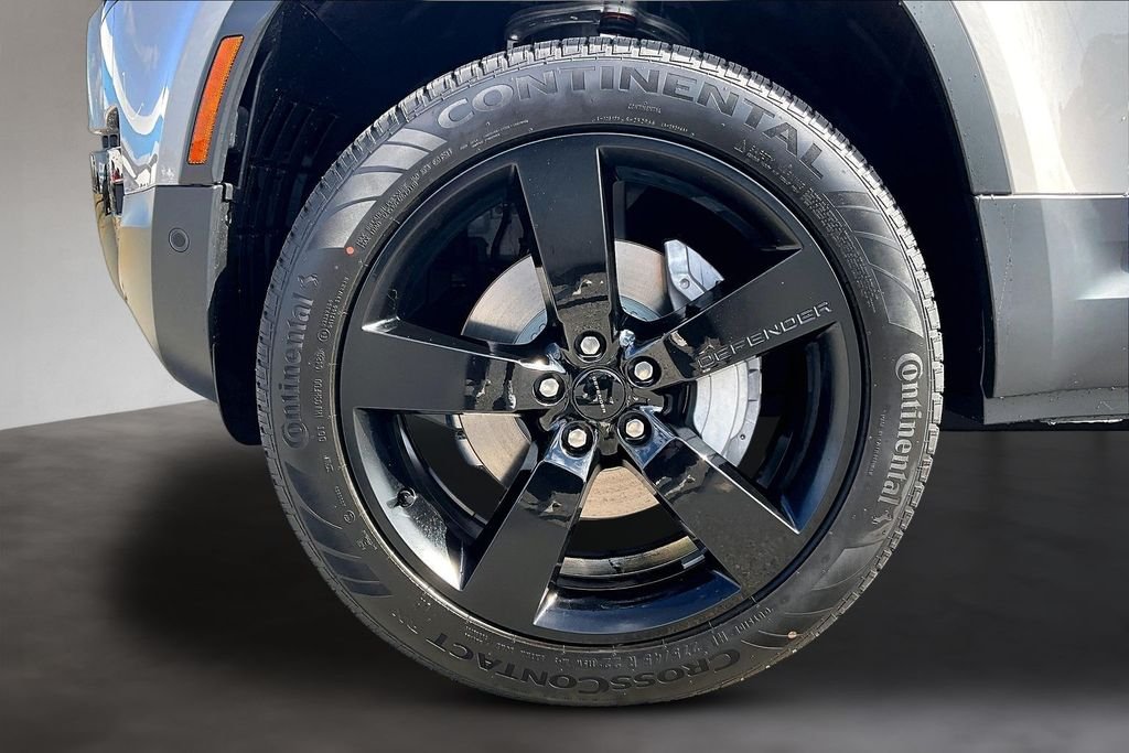 New 2026 Borasco Grey Metallic Land Rover S image 12