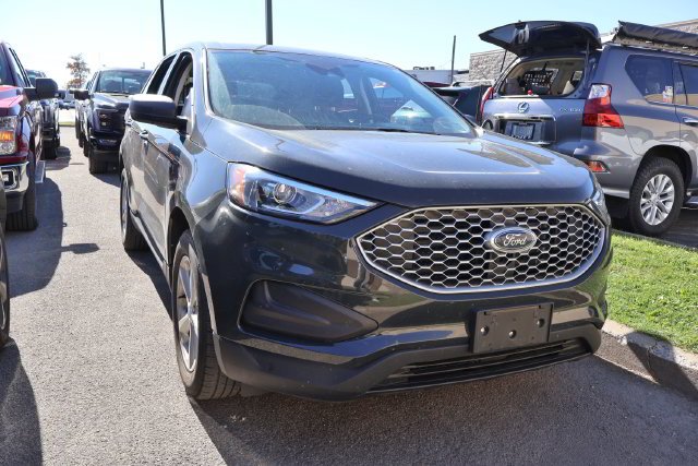 Used 2023 Green Ford SE image 5