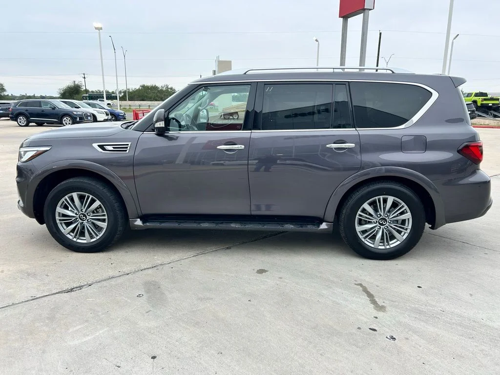 Used 2024 Gray INFINITI LUXE image 4