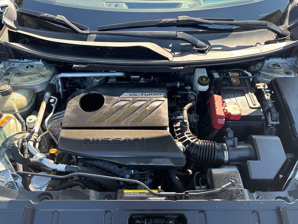 Used 2023 Silver Nissan Platinum image 13