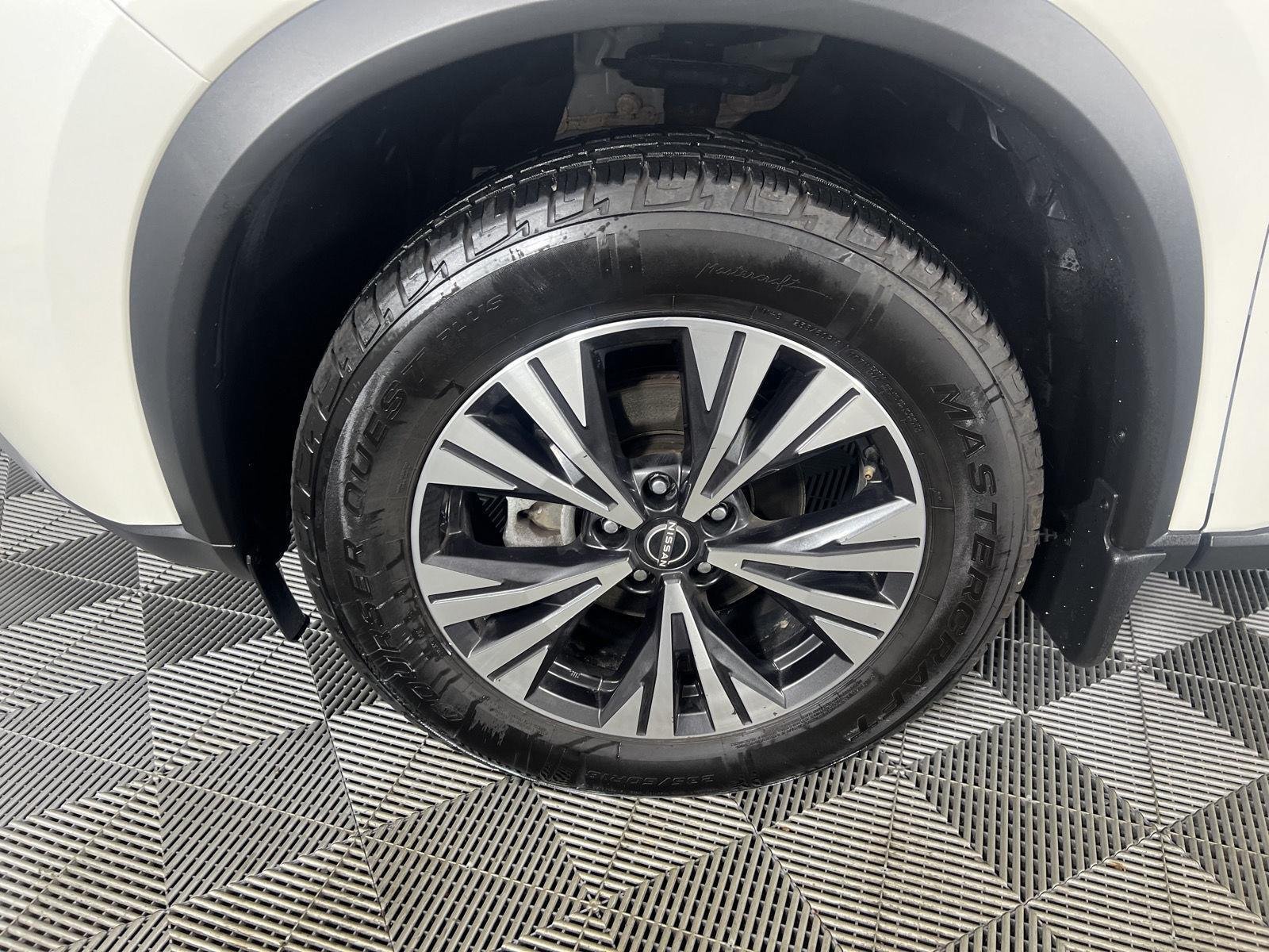 Used 2023 Pearl White Tricoat Nissan SV image 10