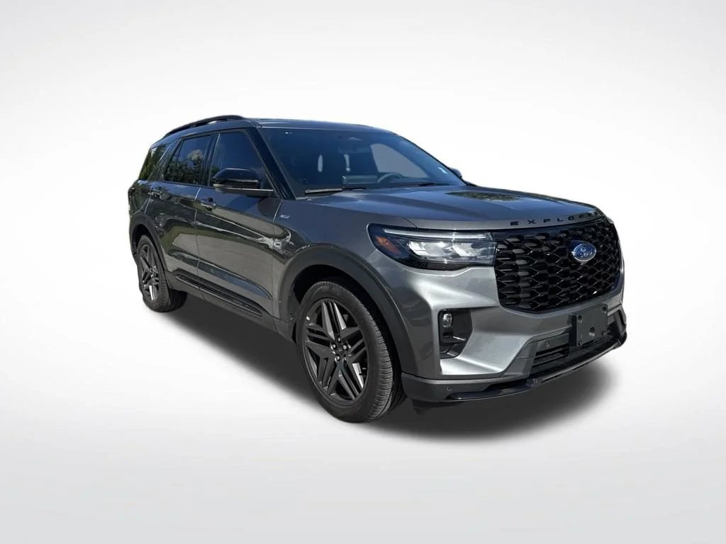 Used 2026 Gray Metallic Ford ST-Line image 2