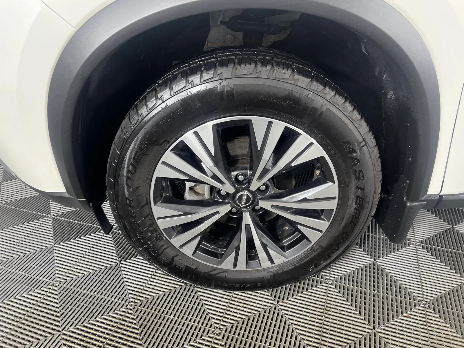 Used 2023 Pearl White Tricoat Nissan SV image 10
