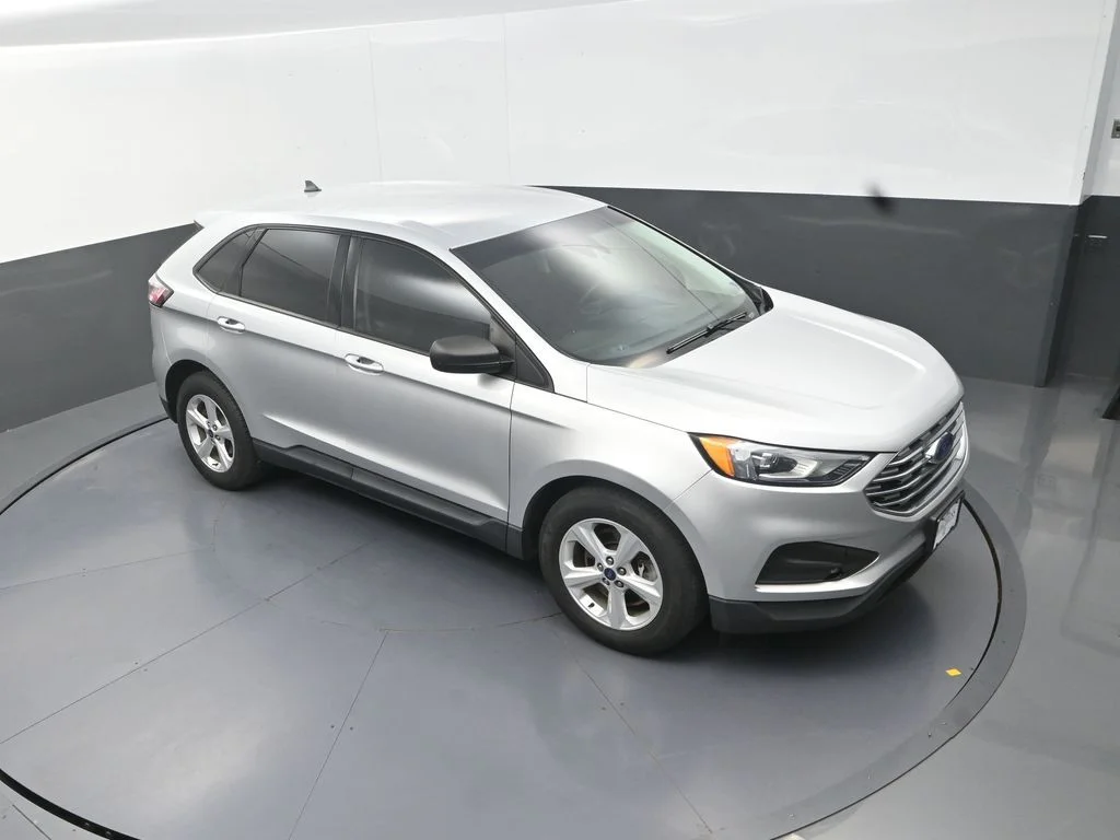 Used 2019 Silver Ford SE image 13