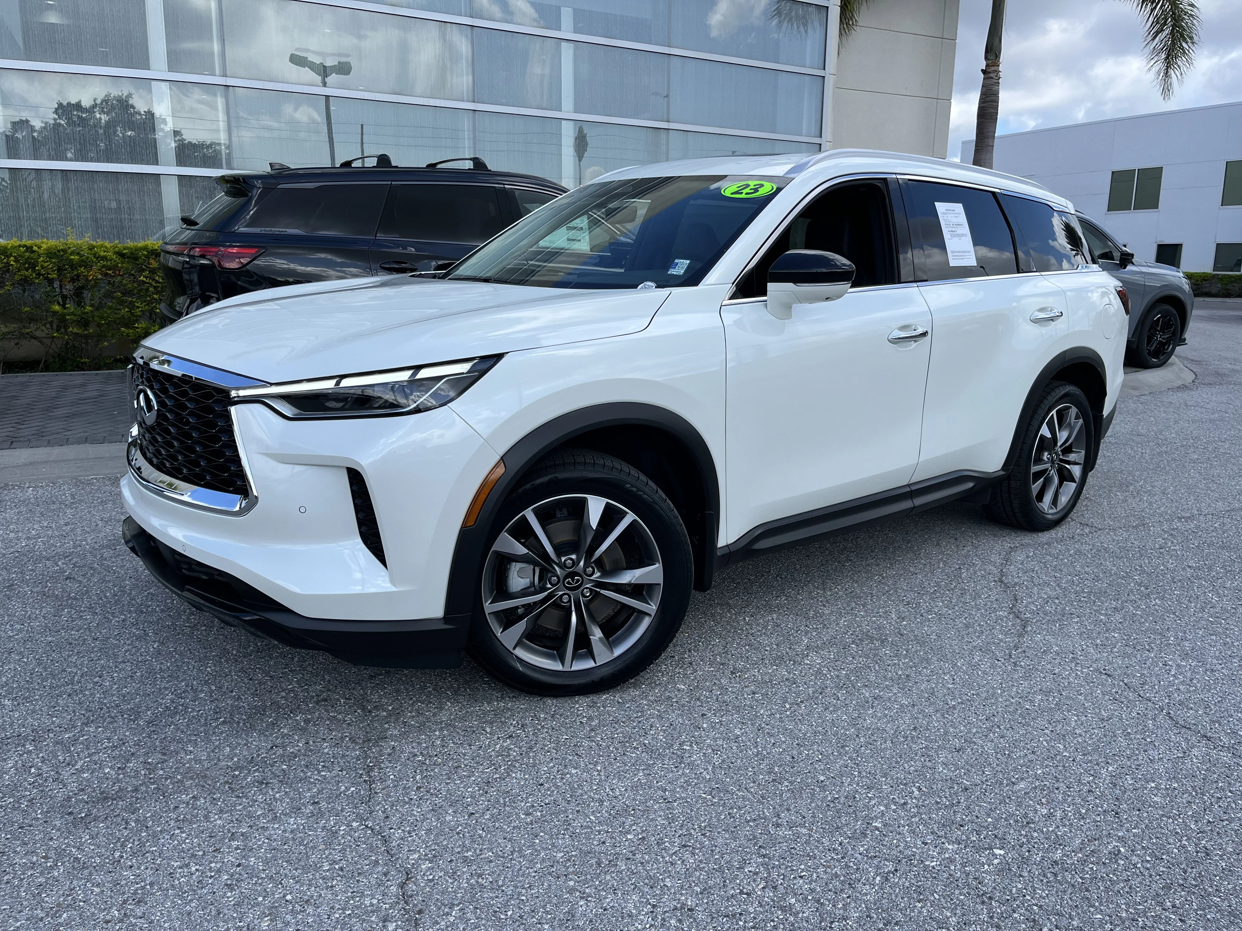 2023 INFINITI QX60 LUXE's photo