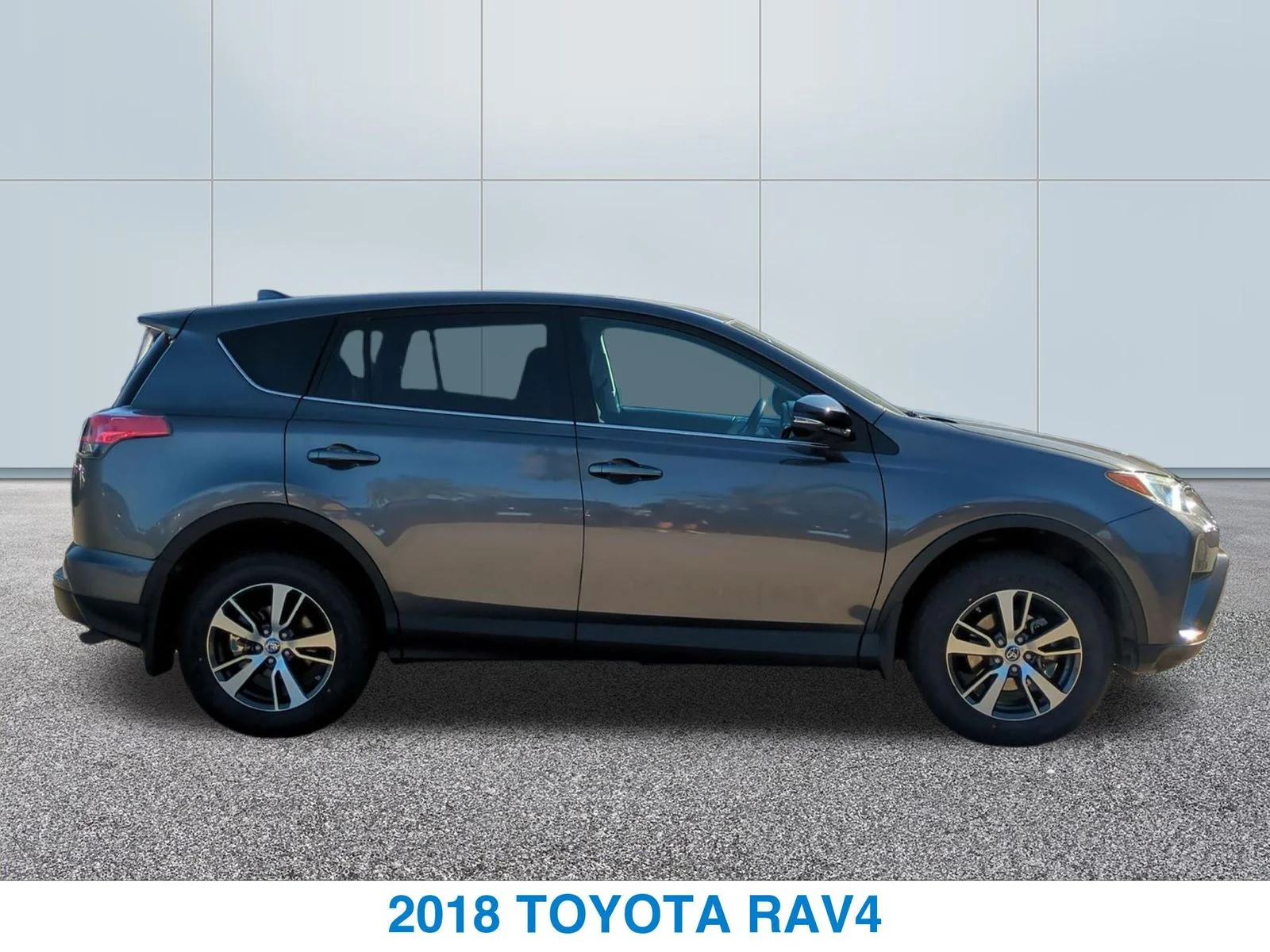 Used 2018 Gray Toyota XLE image 6