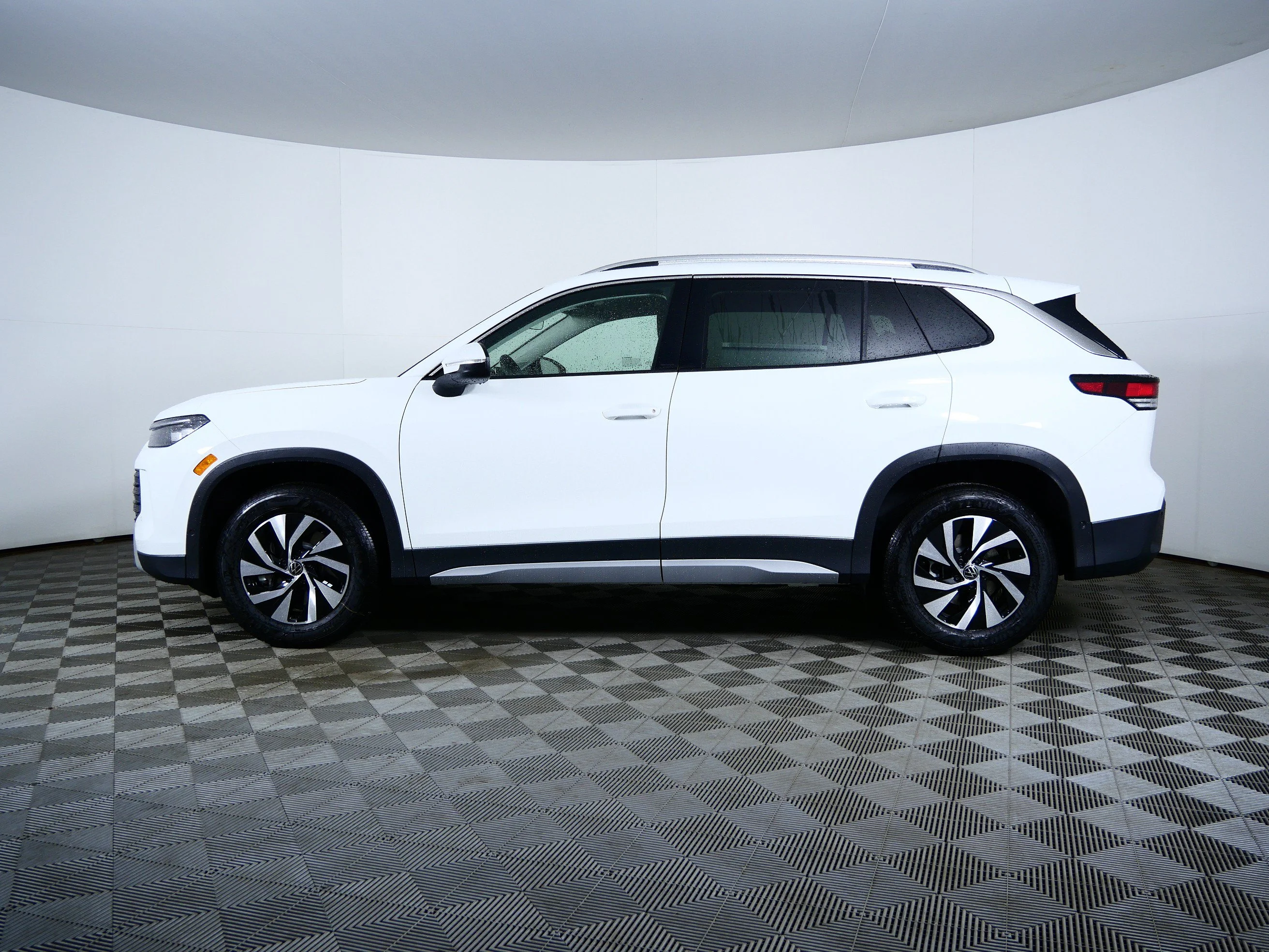 New 2026 Pure White Volkswagen S image 4