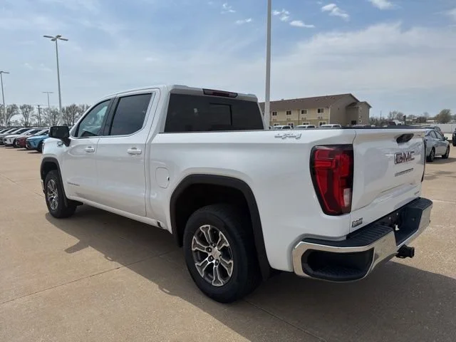 New 2026 Summit White GMC SLE image 8