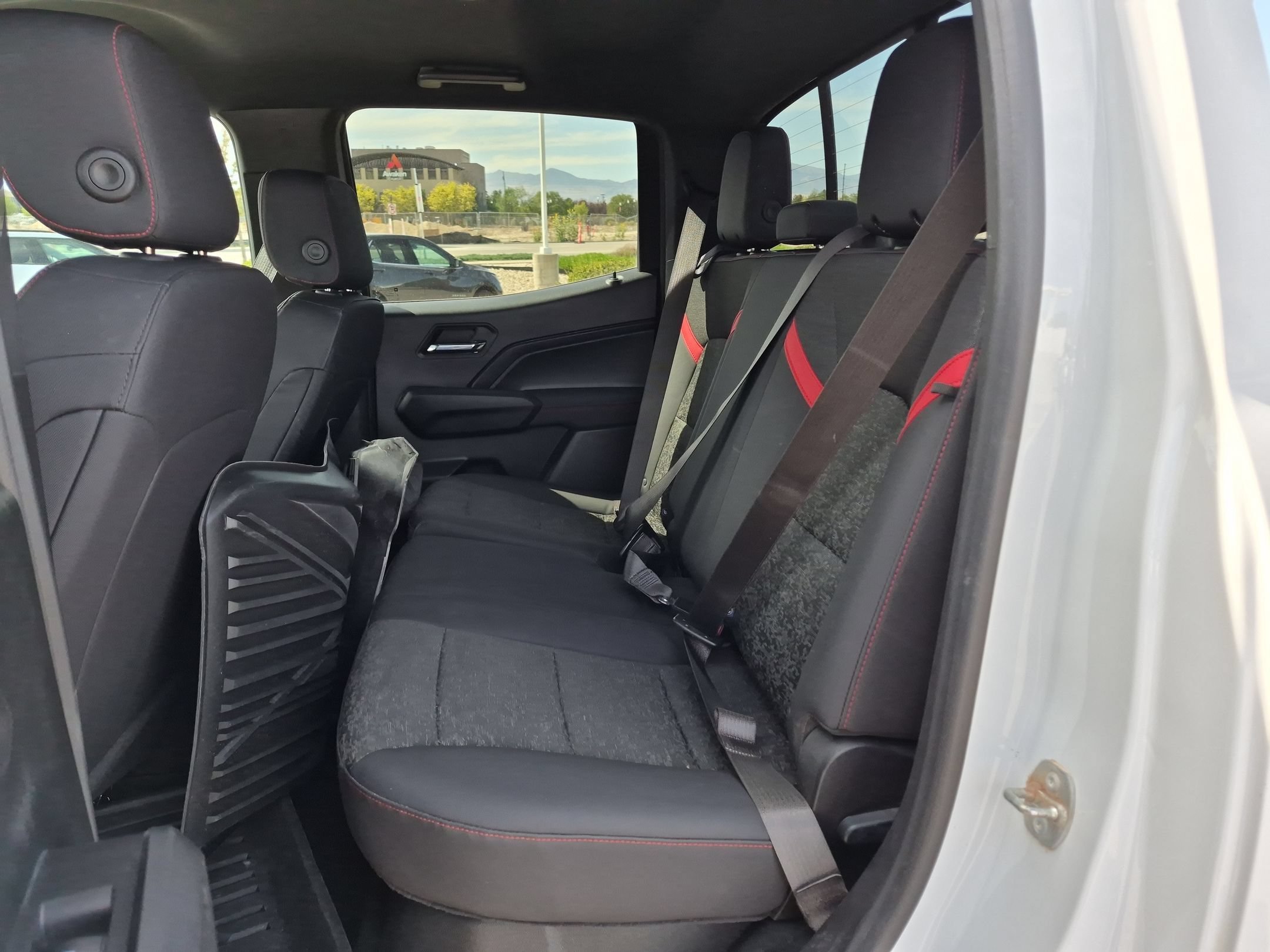 Used 2025 Summit White Chevrolet 4WD Z71 image 25