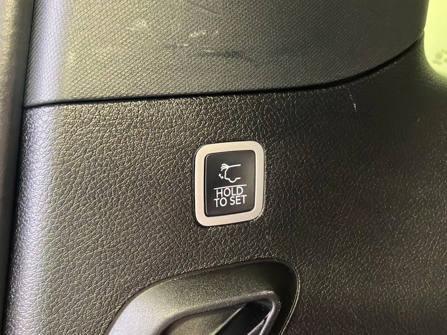 Used 2022 Diamond Black Crystal Pearlcoat Jeep Series II image 37