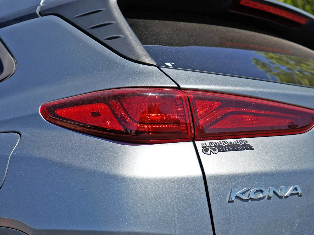 Used 2021 Sonic Silver Hyundai SEL Plus image 8