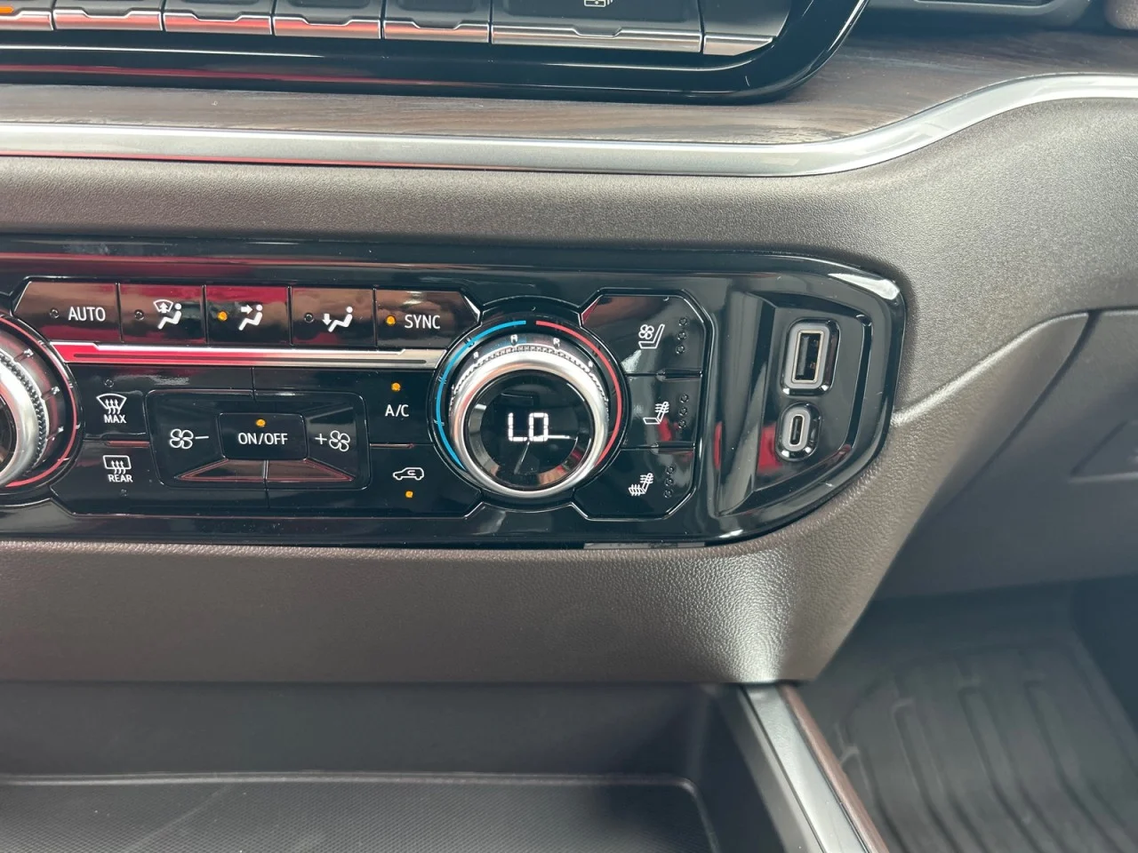 New 2026 Onyx Black GMC SLT image 13