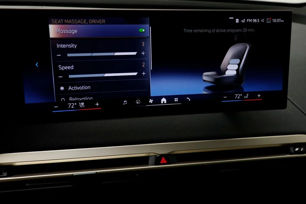 2026 BMW iX 45 - Photo 10