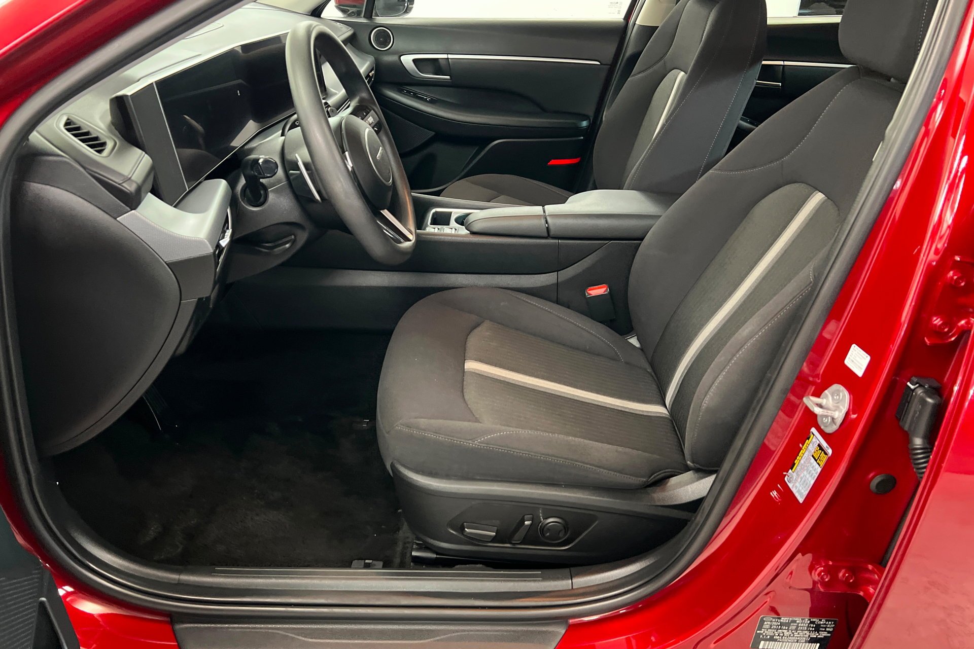 Used 2024 Ultimate red Hyundai SEL image 18