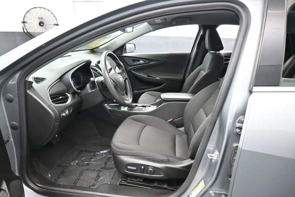 Used 2024 Sterling Gray Metallic Chevrolet LT image 9
