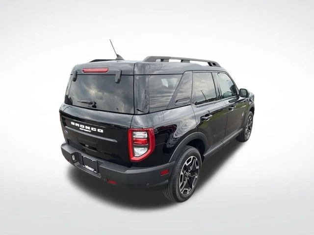 Used 2023 Black Ford Outer Banks image 7