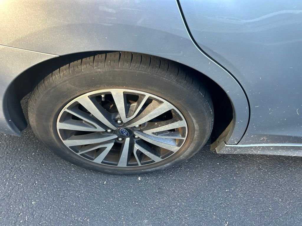 Used 2018 Silver Subaru 2.5i image 11