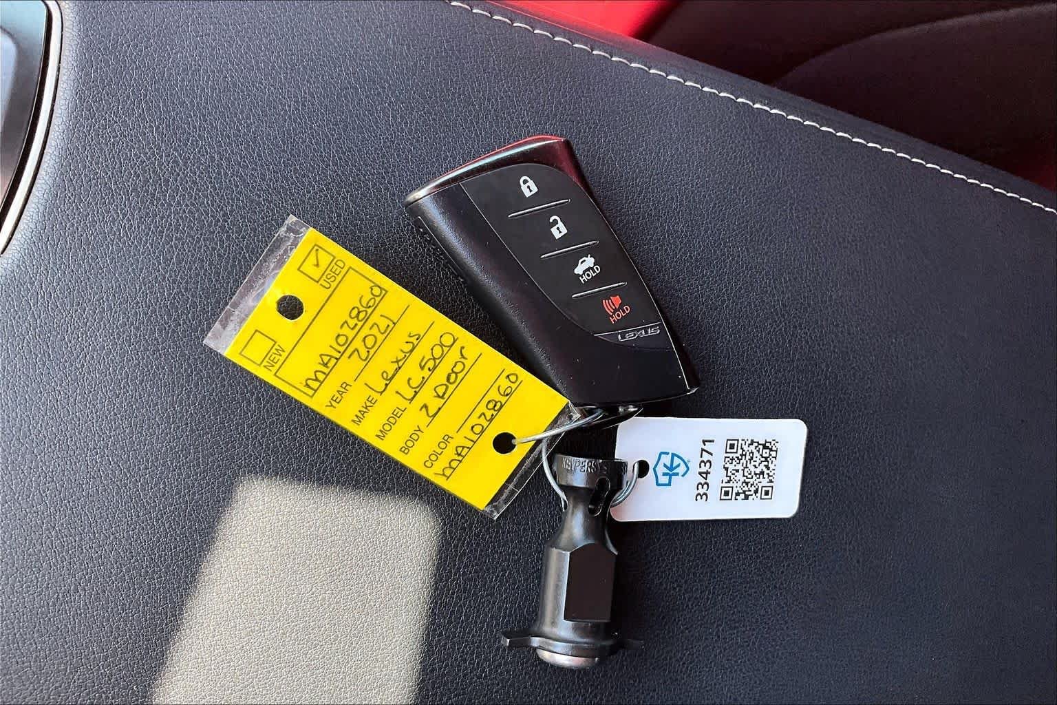 Used 2021 Liquid Platinum Lexus  image 15