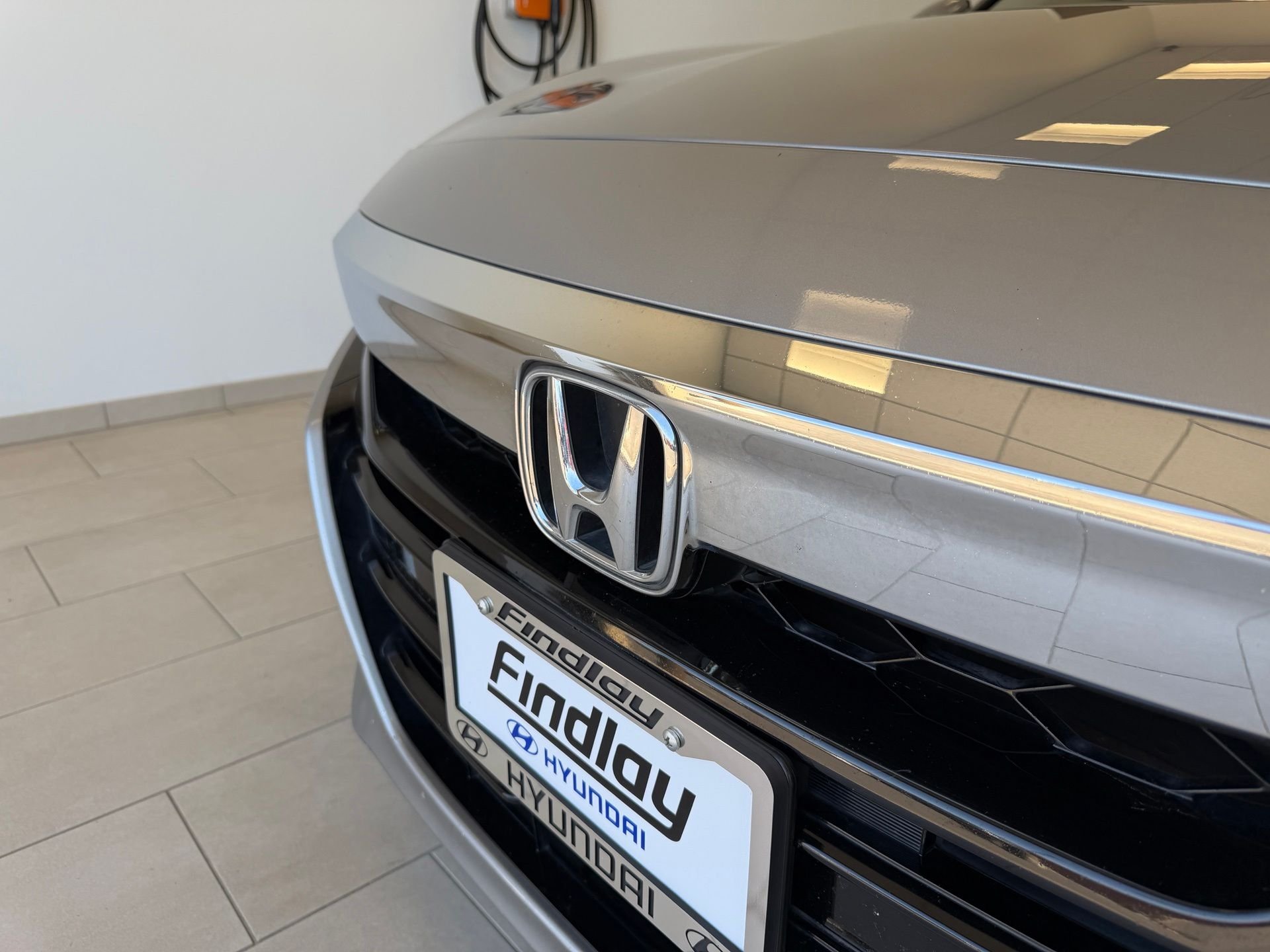 Used 2018 Silver Honda Touring image 14