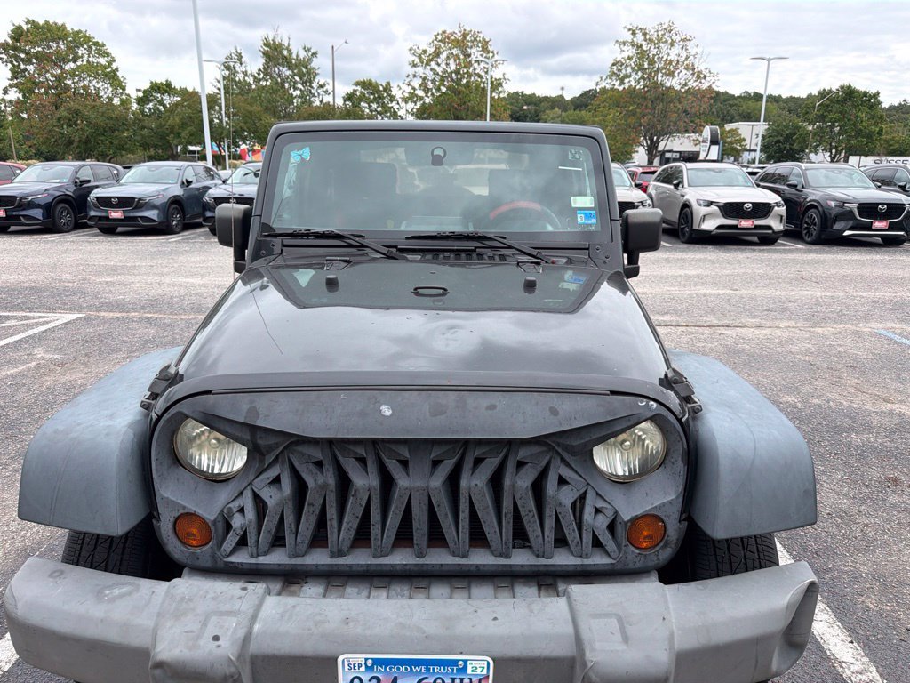 Used 2008 Black Jeep X image 9